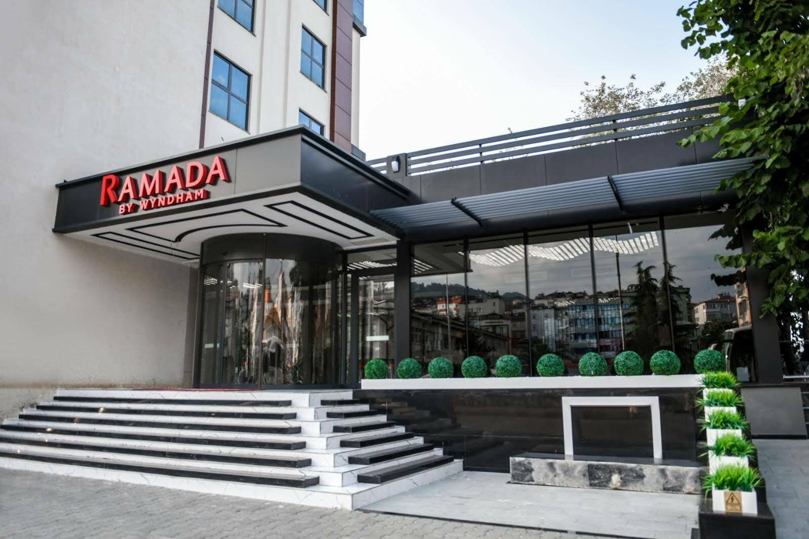 ホテル Ramada Vakfikebir トラブゾン エクステリア 写真